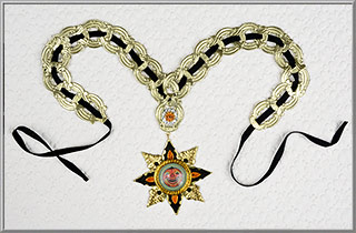 'Mystical Pumpkin' Dresden Halloween Garland